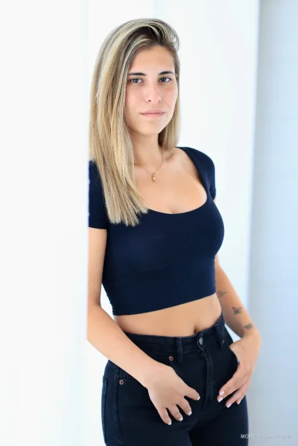 Núria Solà Frigola — pola 6